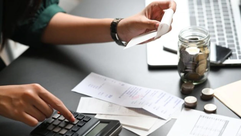 Deficit de 30,24 miliarde lei în primele două luni ale anului. Statul consumă prea mulți bani, au scăzut doar investițiile cu 24 miliarde lei, în vreme ce cheltuielile s-au redus cu doar 0,2%