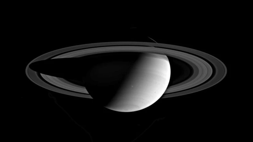 Inelele care înconjoară planeta Saturn ar putea să fie mai bătrâne decât par