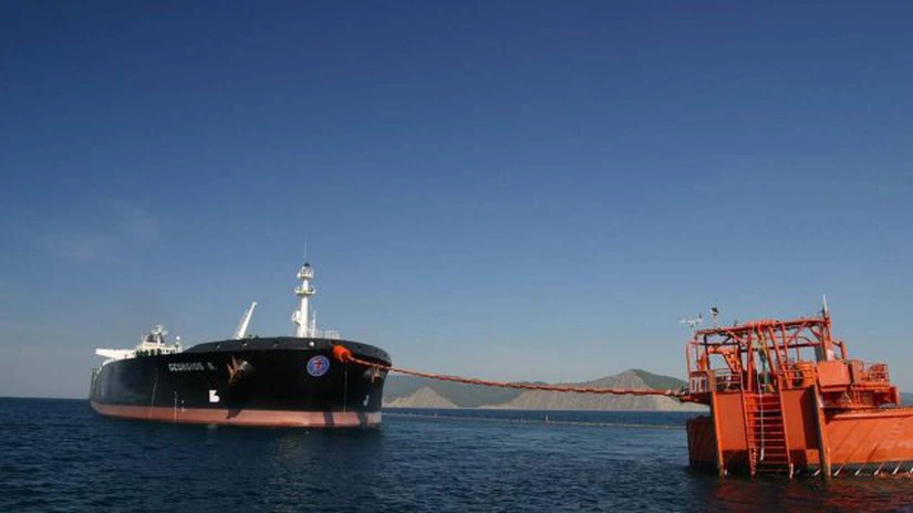 Rusia provoacă indirect Statele Unite la un război al petrolului, după amenințările lui Trump. Giganții Chevron și Exxon Mobil sunt împiedicate să-și scoată tot petrolul din zona caspică
