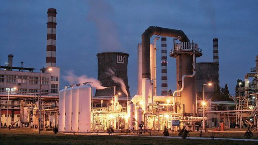 Rafinăria Petrotel Ploiești pare a nu avea soarta celei din Bulgaria. Lukoil este cel mai mare client al Oil Terminal în 2025, iar contractele prevăd inclusiv import de țiței