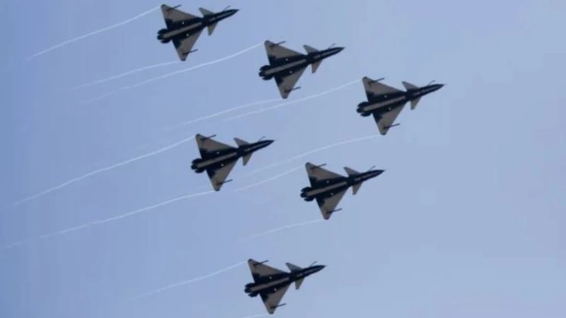 Autorităţile de la Taipei au detectat 62 de avioane militare chineze în timp ce două nave americane au tranzitat strâmtoarea Taiwan