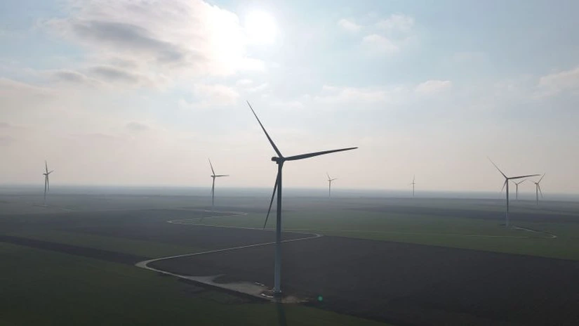 Nou parc eolian finalizat. Are cele mai mari turbine din România