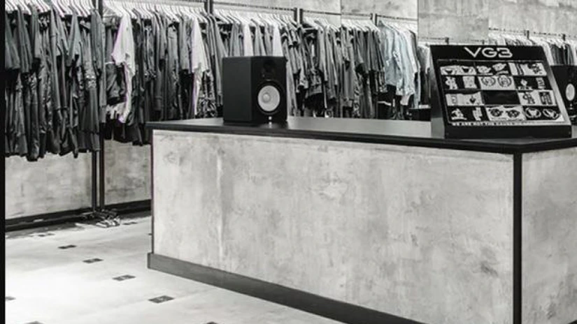 Salariii nete care încep de la 4.200 de lei pentru consilieri vestimentari şi care pot ajunge la 7.000 lei la retailerul de modă Made by Society