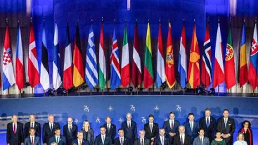 Fostul comandant suprem al forţelor NATO în Europa, James Stavridis, anticipează sfârşitul Alianţei Nord-Atlantice