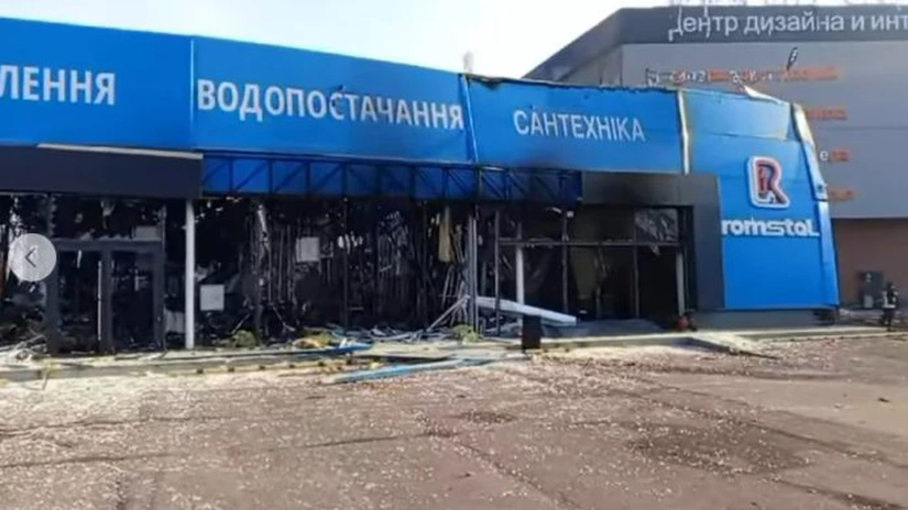 Magazinul Romstal din Odesa a fost distrus de atacul cu drone rusești lansat împotriva orașului în noaptea de joi spre vineri (Video)