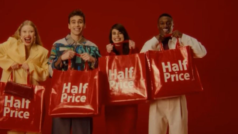 Magazinele HalfPrice cu produse de marcă la preţuri mici se extind în ţară şi fac angajări