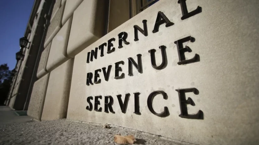 Fiscul din SUA se reorganizează. Jumătate din cei 90.000 de angajaţi de la IRS vor fi concediaţi