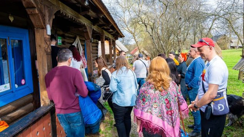 Un nou proiect cu fonduri europene, de 100.000 de euro, pentru satul maramureșean Breb. După reabilitarea a 12 gospodării din lemn urmează amenajarea unui târg pentru meșterii populari