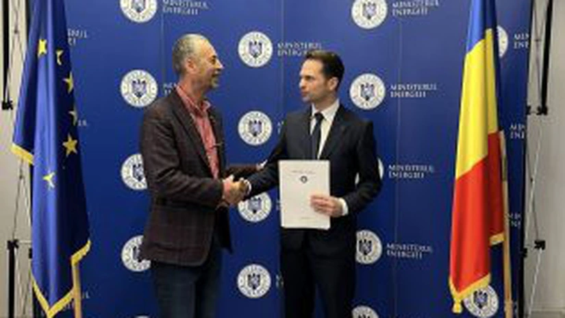 Ministerul Energiei a semnat vineri cu primării și entități publice 60 de contracte noi de finanțare pentru construirea de parcuri fotovoltaice