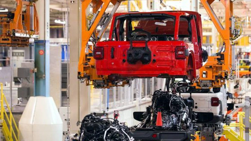 Stellantis va relansa Jeep Cherokee după trei ani ca SUV hibrid