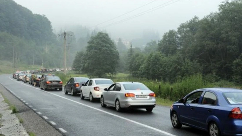 România pe asfalt - Câţi kilometri de autostradă s-au deschis anul trecut, cât avem în total şi care este lungimea totală a drumurilor naţionale şi judeţene - date CNAIR