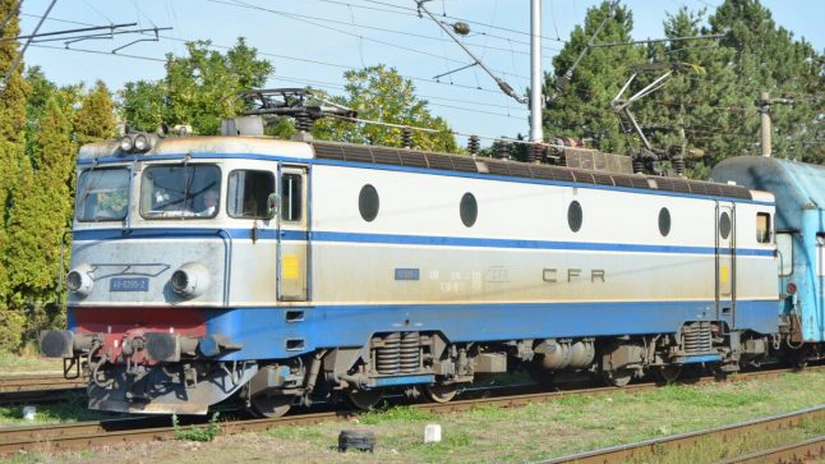 Trenurile au început din nou să circule în regim normal pe secțiunea Petroșani - Băniță, după finalizarea lucrărilor la instalațiile furate în noaptea de vineri spre sâmbătă