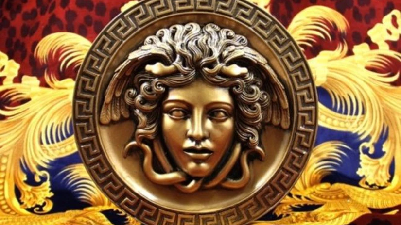 Prada va prelua Versace. Anunțul va fi făcut în această săptămână - Reuters