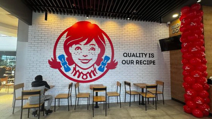 Cel mai nou lanț american de fast-food din România. Cum arată și care e meniul complet la Wendy’s - FOTO