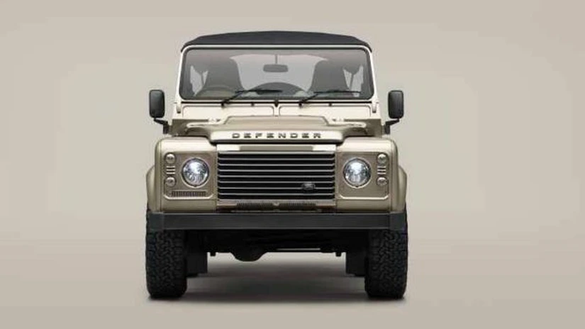 Defender Soft Top, revenire spectaculoasă a unui model istoric. Fără taxe, mașina costă 195.000 de lire sterline