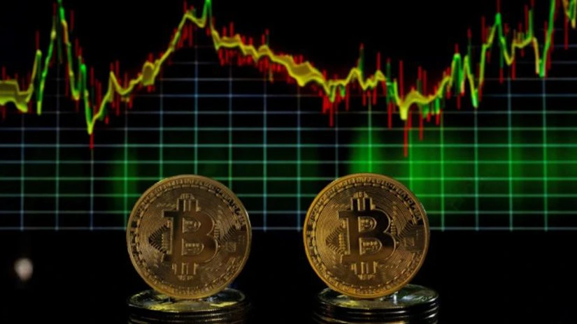 Bitcoin coboară la 93.000 USD: Care este altcoin-ul din presale ce ar putea domina următoarea creștere crypto