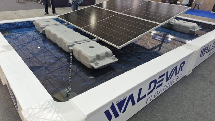 Românii de la Waldevar vor instala primul parc fotovoltaic plutitor al Hidroelectrica, de 10 MW, pe lacul Ipotești