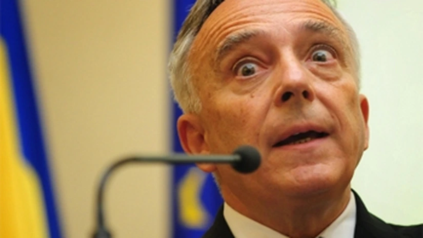 Isărescu: Ne-am jucat cu focul, noi ca ţară. Prioritatea este restabilirea încrederii piețelor de capital