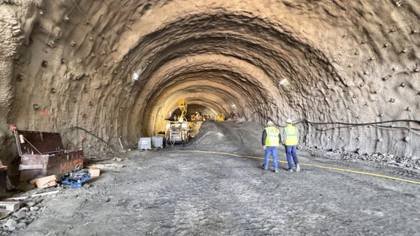 Autostrada A1 Lugoj - Deva: UMB și bosniacii au forat un sfert din primul tunel