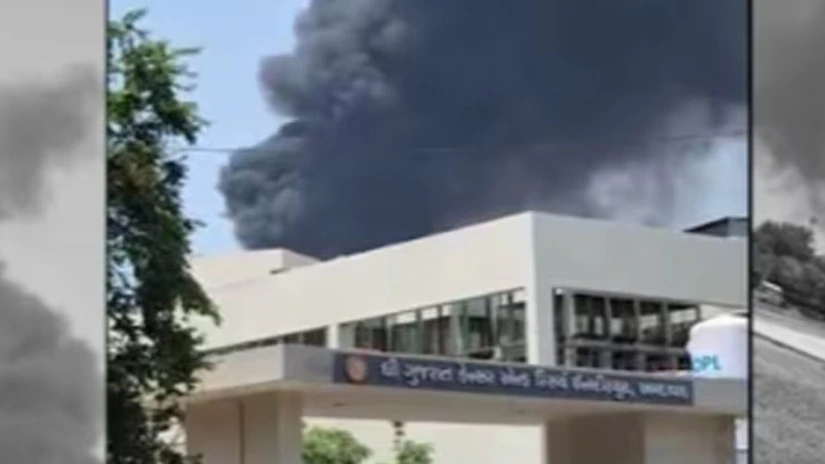 VIDEO - Avion cu 242 de pasageri la bord s-a prăbuşit în India