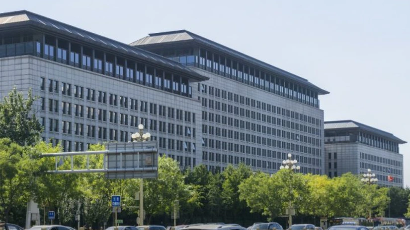 Industria auto mondială este la mâna câtorva birocraţi chinezi - reportaj Reuters