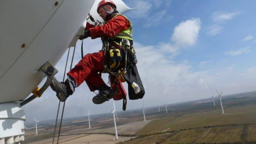 35.000 de români sunt angajați acum în industria eoliană. Se ocupă de parcuri eoliene din România și din Europa