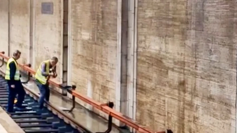 Apă la metrou, pe Magistrala 2.  Probleme cu infiltrațiile în stația Piața Sudului VIDEO