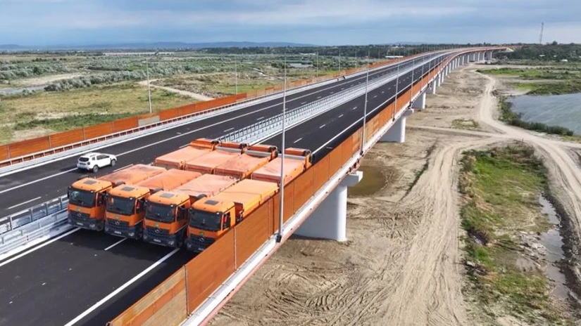 VIDEO Autostrada Buzău - Focșani: Cel mai lung pod al A7 a intrat în teste. UMB va solicita recepția săptămâna viitoare