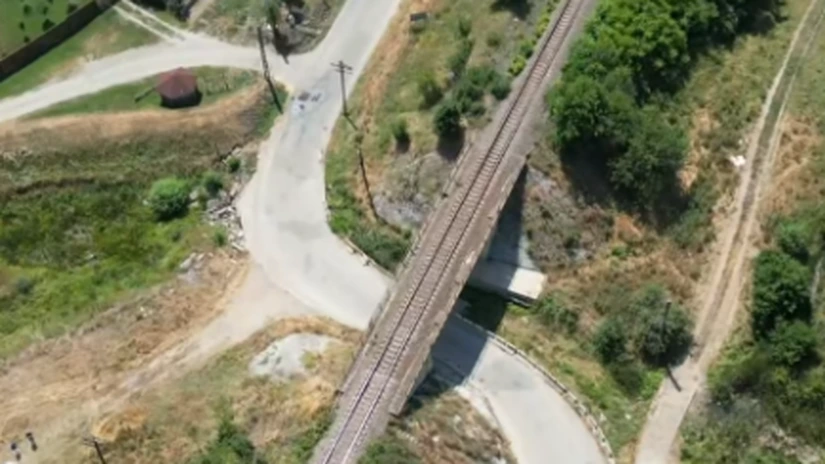 CJ Dolj a semnat contractul pentru modernizarea DJ 641, de la granița cu județul Olt. Valoarea investiției este de 255 de milioane de lei