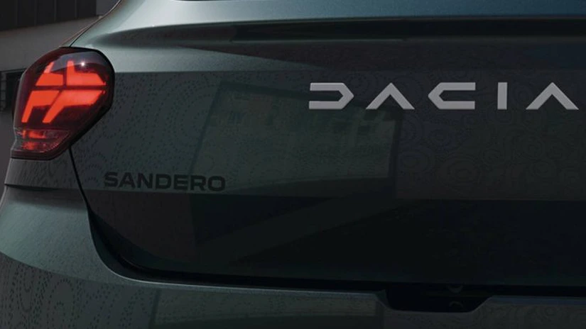 Noua Dacia Sandero, restilizată, e deja pe șosele