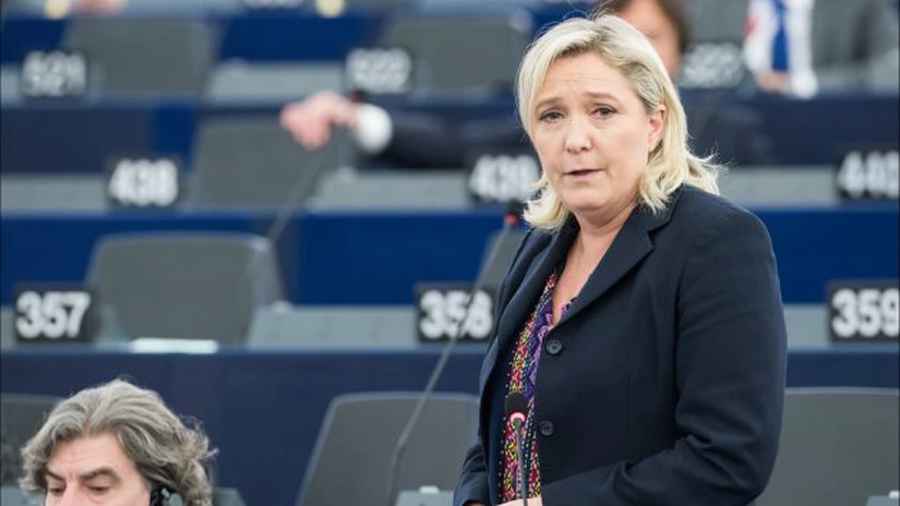 Parchetul European a declanșat o anchetă împotriva partidului condus de Marine Le Pen și a aliaților săi de extremă dreapta de la Bruxelles. Adunarea Națională denunță o tentativă de hărțuire