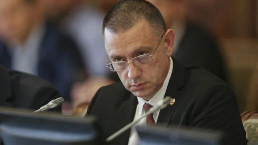 Mihai Fifor, președinte PSD Arad și fost ministru al Apărării: Pensiile militare nu sunt pensii speciale. Să le tratezi ca atare e o ticăloşie politică. Reformaţi ce vreţi, dar lăsaţi militarii în pace