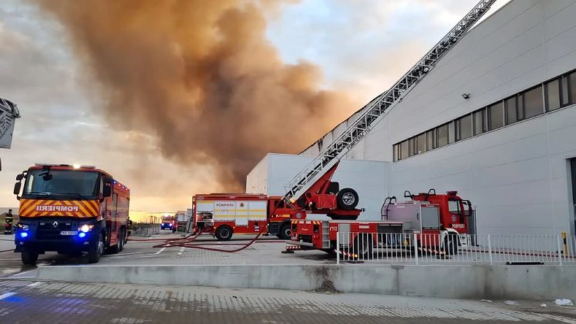 Pagubă uriașă în urma incendiului la depozitul LPP, care deține Sinsay, Reserved și Mohito. Livrările comenzilor, întârziate