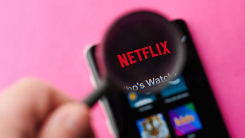 Anunț pentru toți românii cu internet, telefon mobil, Netflix sau HBO! De ce nu poți plăti factura direct în euro. Prețul crește și cu 15 lei pe lună!