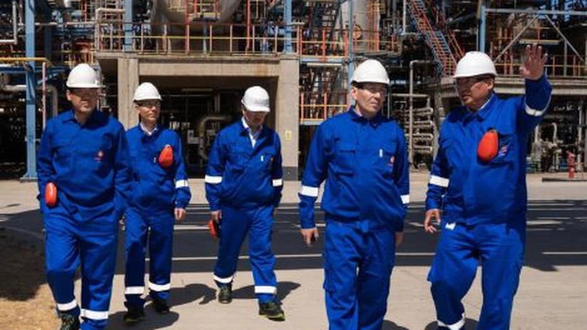Șeful fondului suveran al Kazahstanului, în vizită la rafinăria Petromidia