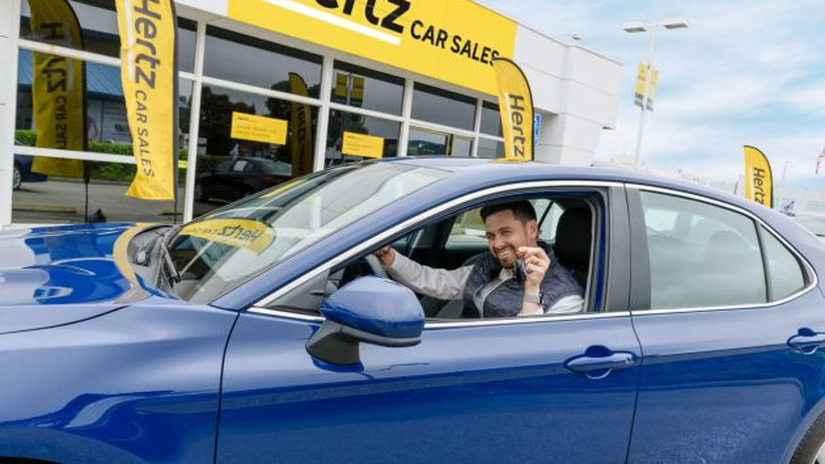 Hertz va colabora cu Amazon pentru comercializarea de vehicule second-hand