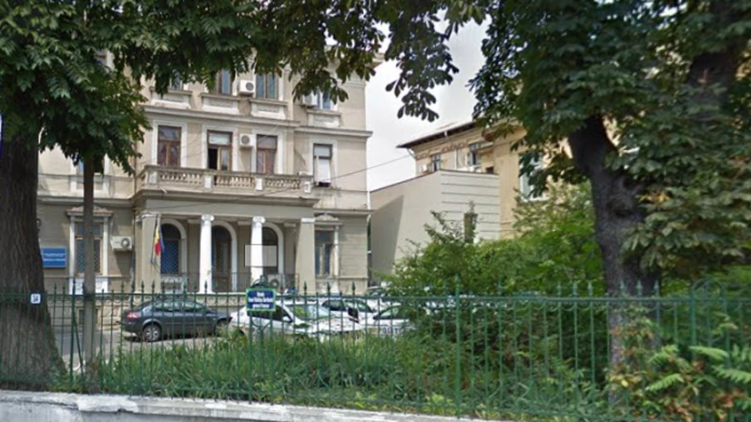 Sindicatele din învățământ pichetează pentru a treia zi Ministerul Învățământului