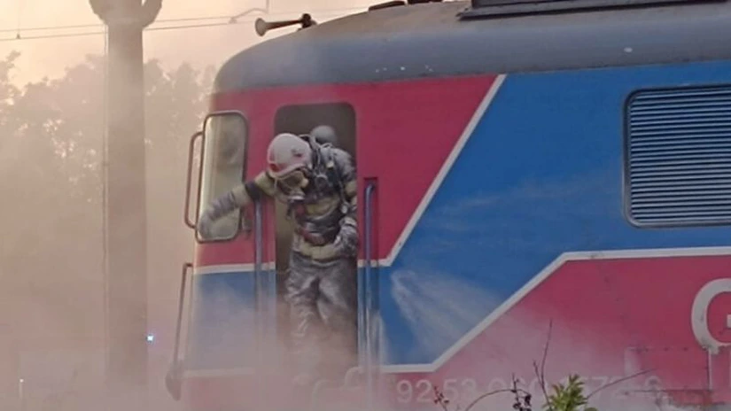 Prahova: Incendiu la un vagon de călători în Gara Plopeni; 40 de persoane s-au autoevacuat