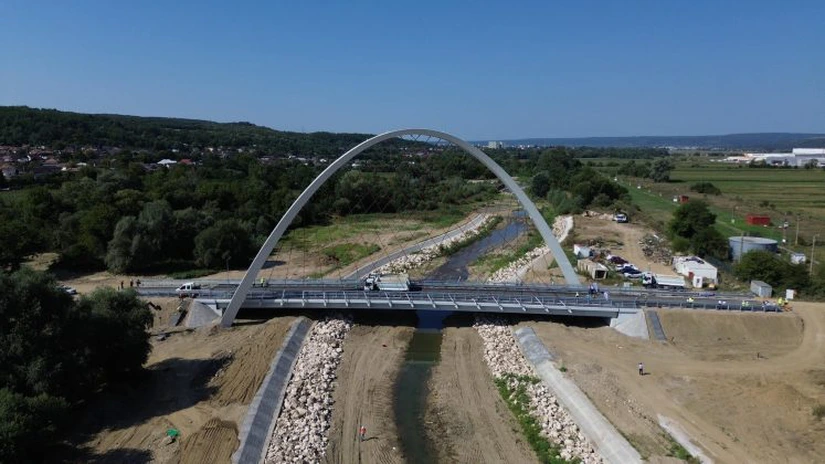 Podul cu cel mai mare arc parabolic din România, aproape de inauguare. Unde a fost construit FOTO