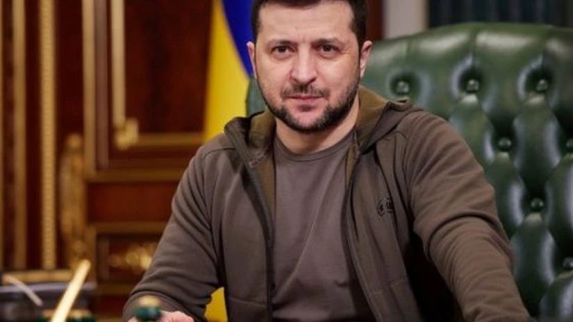 Zelenski anunţă că a discutat cu secretarul general al NATO şi Ursula von der Leyen