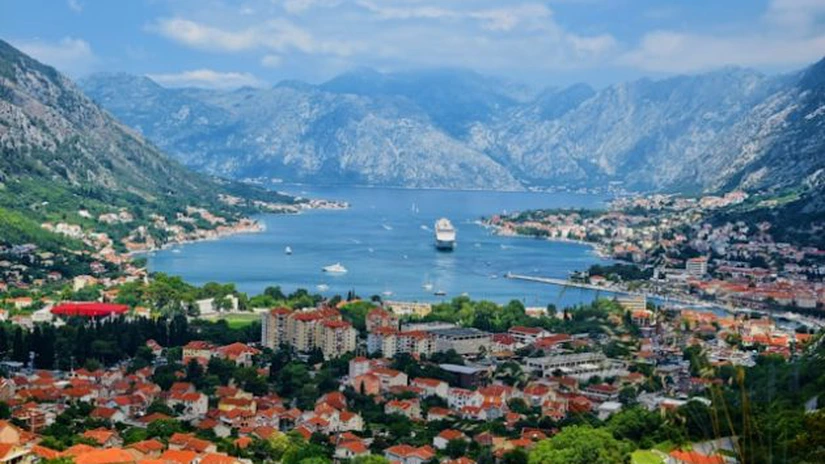 Prima noutate la Paralela45 după fuziunea cu polonezii de la Rainbow Tours: zbor charter spre Muntenegru cu LOT Polish Airlines