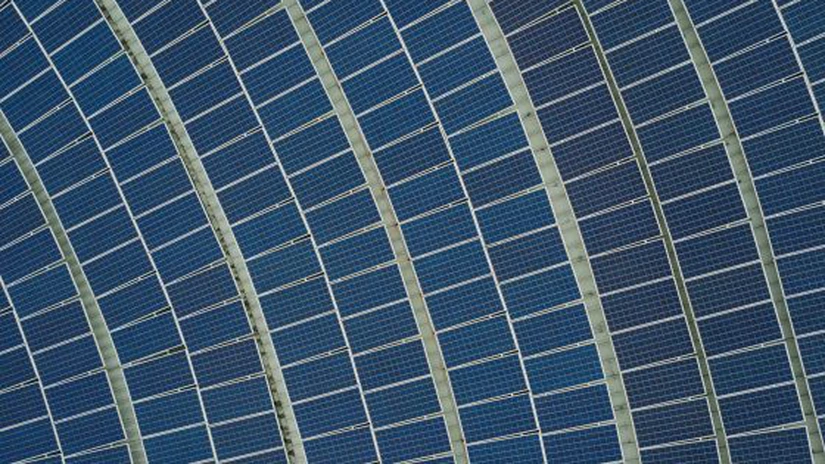 Premieră în Europa - Soarele a fost principala sursă de energie pentru UE, în iunie. 54% din energia electrică generată în Uniune a provenit din regenerabile, în T2 din 2025