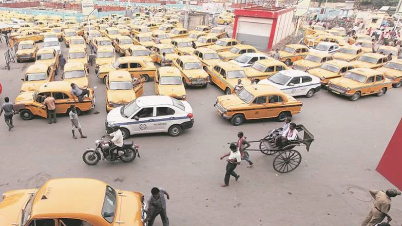 Cea mai populată ţară din lume vrea încă 17.000 de kilometri de drumuri de mare viteză. India va investi 125 de miliarde de dolari în modernizarea infrastructurii