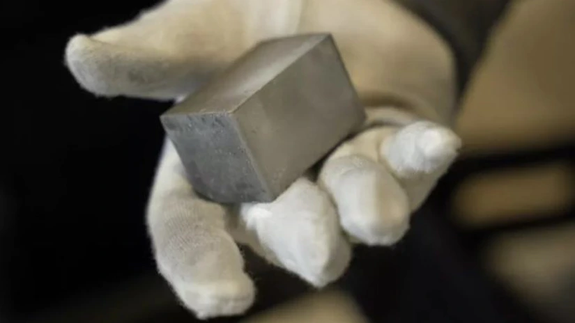 Moment istoric - Cea mai mare fabrică de magneţi din pământuri rare din Europa a fost deschisă. Unde este şi de ce este importantă pentru UE