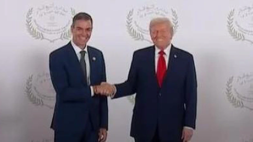 Trump a glumit cu Pedro Sanchez la summitul din Egipt în legătură cu dezacordul dintre ei privind finanțarea NATO, la patru zile după ce spusese că Spania ar trebui exclusă din alianță
