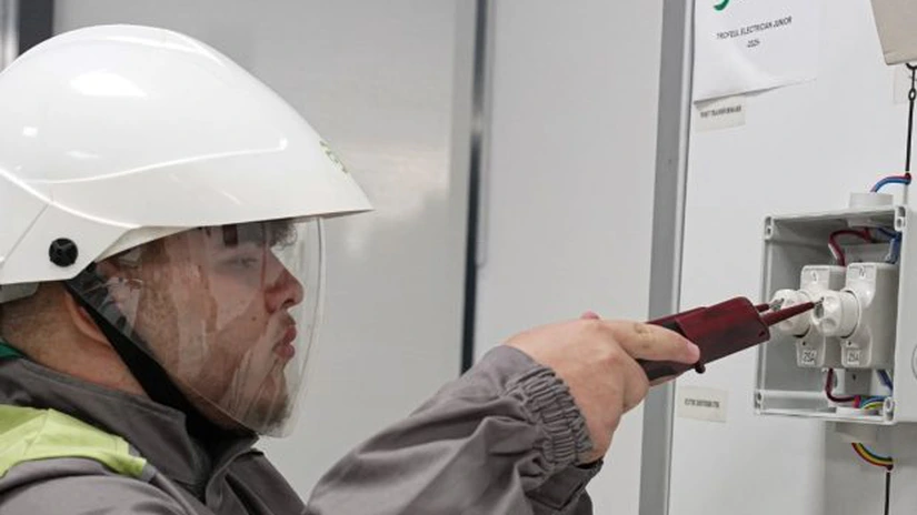 EXCLUSIV Electrica a depus ofertă pentru achiziția Distribuție Energie Oltenia, ultimul activ pe care îl mai are gigantul Macquarie în România – surse