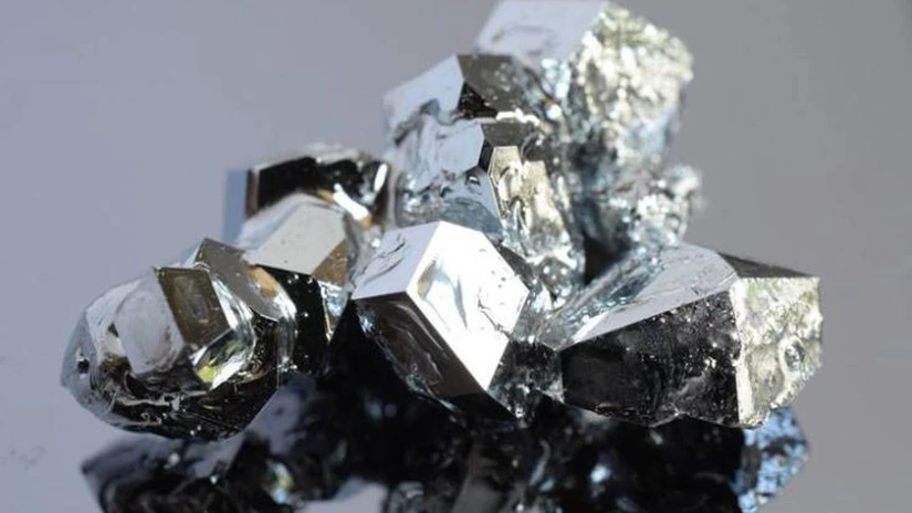 Acord istoric între SUA şi Australia pentru extracţia şi procesarea de pământuri rare şi alte minerale critice