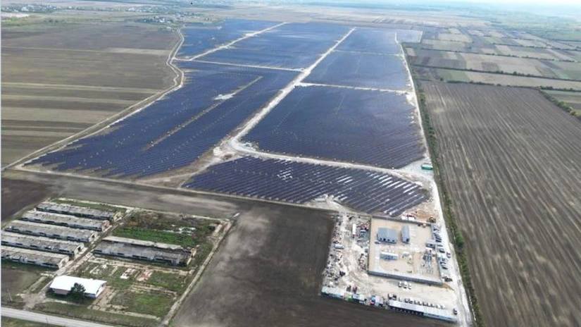 FOTO Cum merge construcția parcului fotovoltaic Văcărești de lângă București al ucrainenilor de la DRI, printre cele mai mari din România