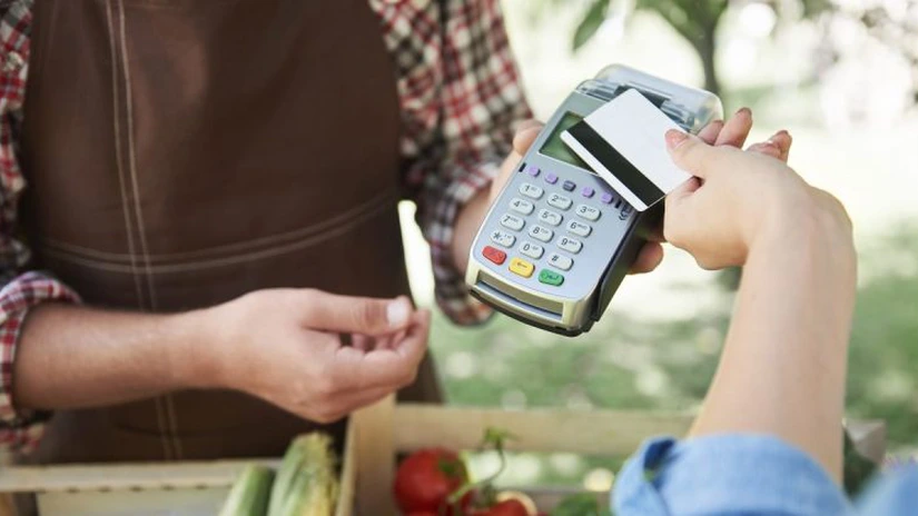 Valoarea nominală maximă a tichetului de masă a ajuns la 45 de lei şi se poate acorda începând cu veniturile aferente lunii noiembrie - Legea 201 din 2025 oficializată