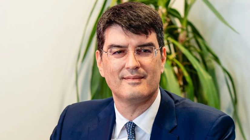 EXCLUSIV Șeful celei mai noi bănci din România: Zero comisioane în primele luni. Model italian, unicat în România. Intesa Sanpaolo merge spre autorități locale și IMM, după achiziția First Bank